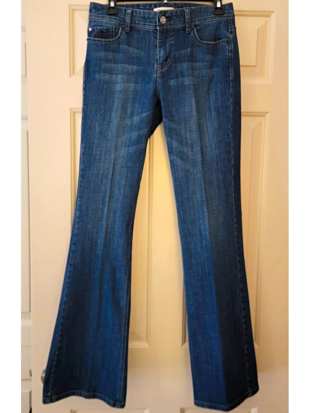White House Black Market Bootcut Jeans Size 2 Mid Rise Medium Wash Stretch